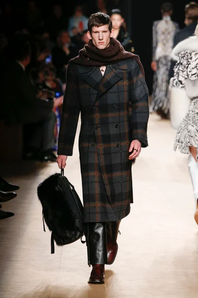 Look 22